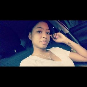 Meet your Posher, Latisha